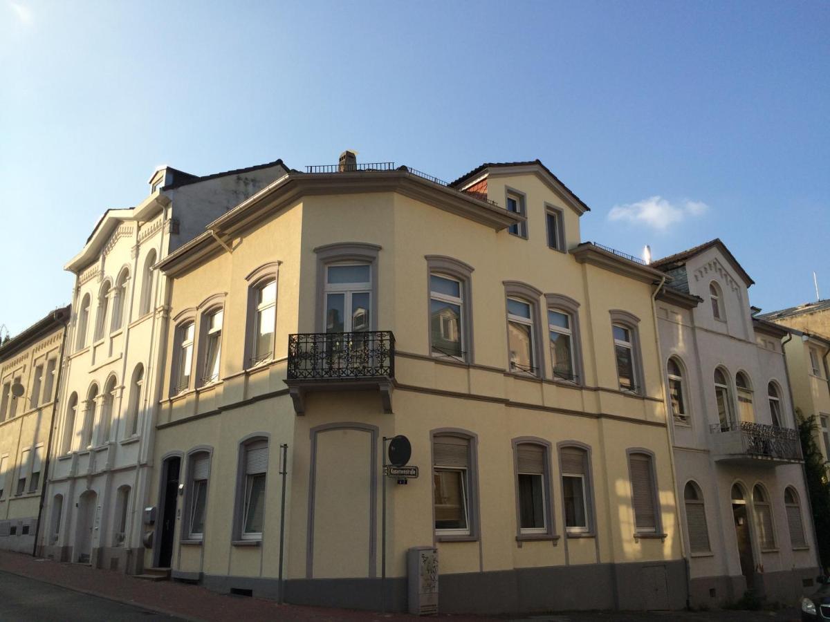 Grosses Und Helles Innenstadt Apartment - Ferienwohnung Бад-Гомбург-фор-дер-Гее Екстер'єр фото